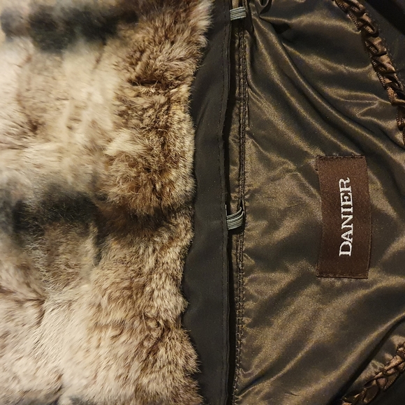 Danier Thinsulate Bomber with Removable Rabbit Fur Collar 2XS Brown - Picture 14 of 16